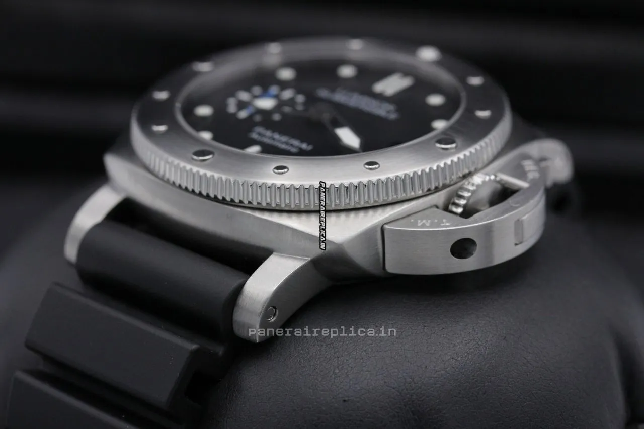 Alternative view of Great Copy Panerai Luminor Submersible 42mm Steel Case Watch