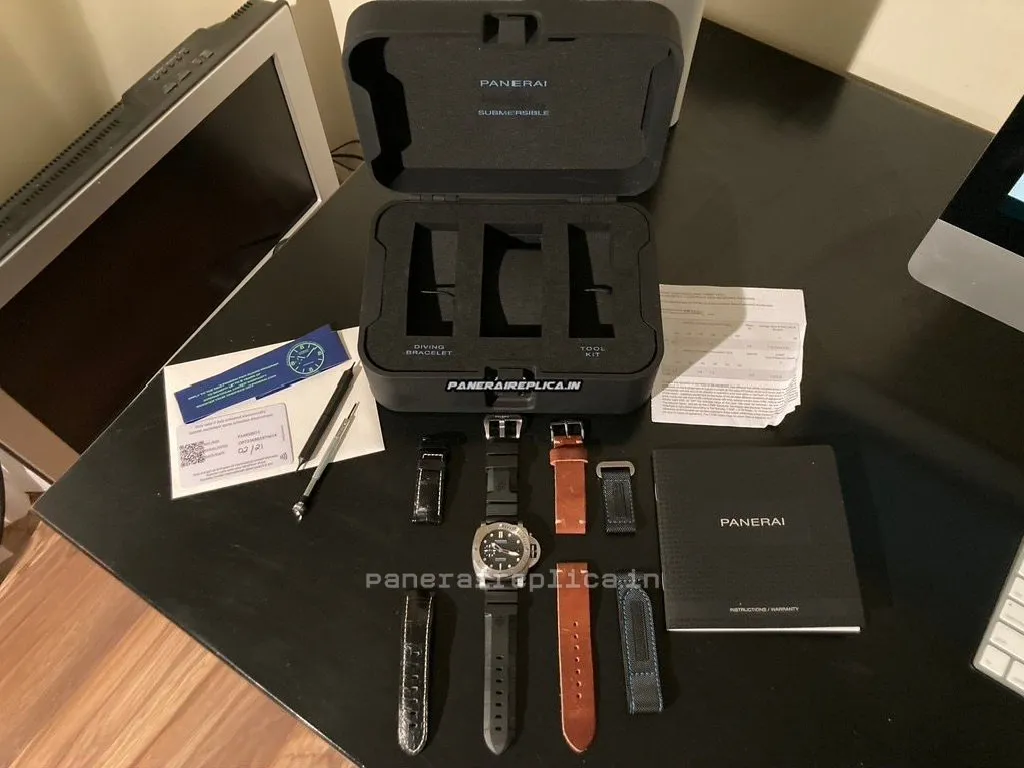 Alternative view of Remarkable Fake Panerai Luminor Submersible 42mm Steel Case Mens/unisex Automatic Watch