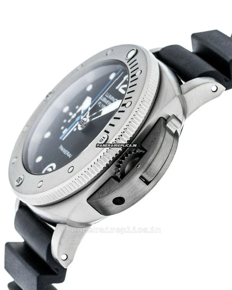 Alternative view of Mind-boggling Knockoff Panerai Luminor Submersible Automatic Watch