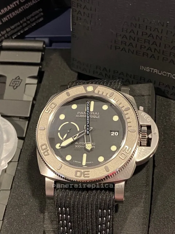 Alternative view of Ideal Fake Panerai Luminor Submersible Titanium Case Automatic Watch