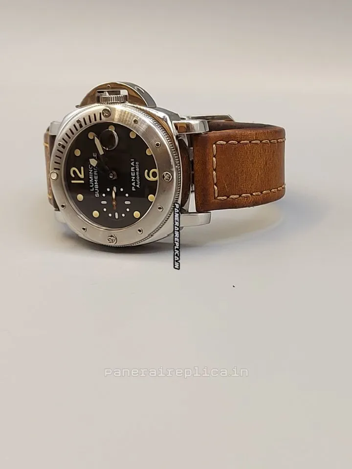 Alternative view of Lovely Knockoff Panerai Luminor Submersible Steel Case Watch