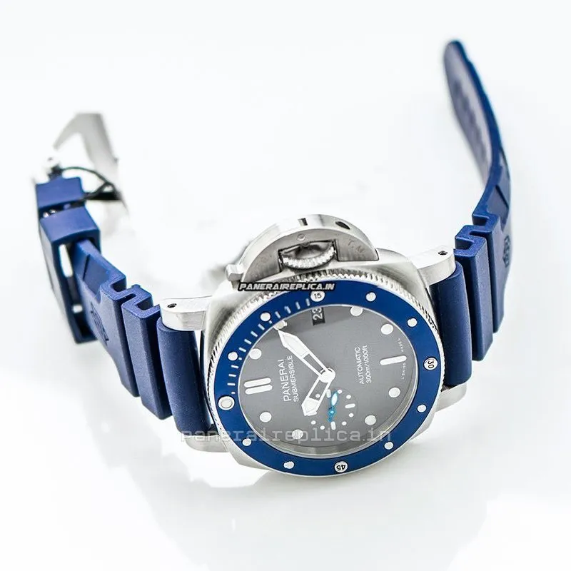 Alternative view of Beautiful Replica Panerai Luminor Submersible 42mm Steel Case Mens/unisex Automatic Watch