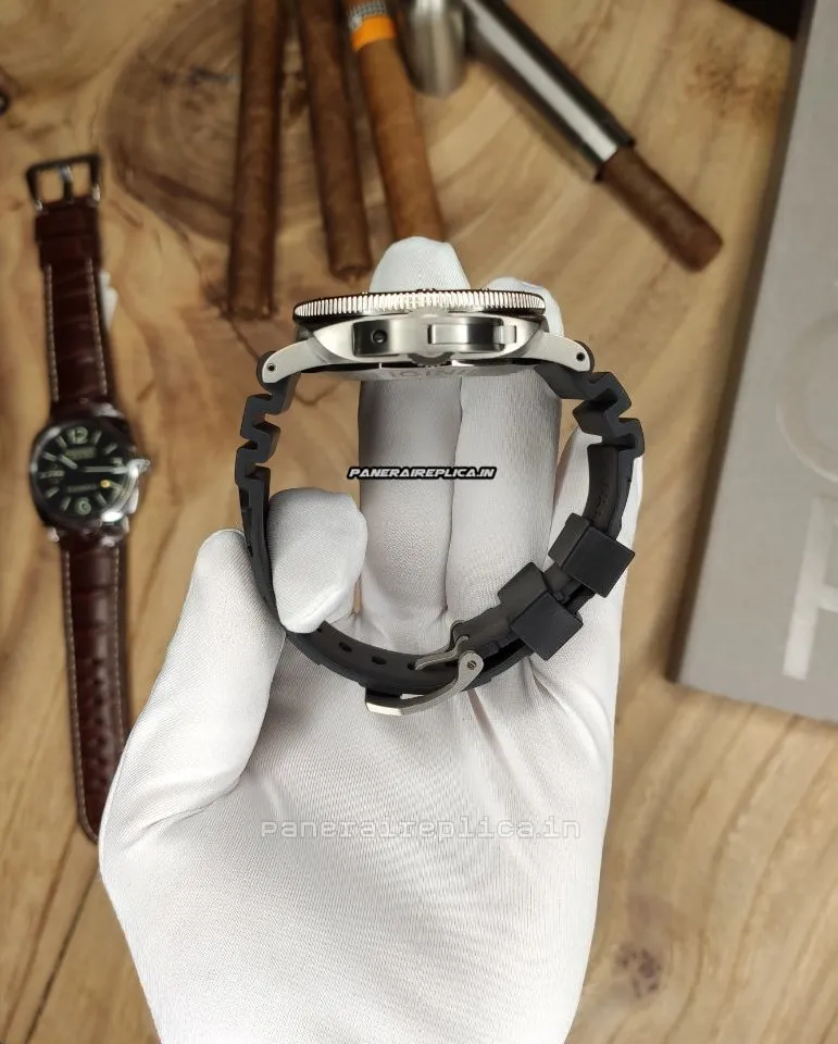 Alternative view of Beautiful Imitation Panerai Luminor Submersible 47mm Titanium Case Mens/unisex Automatic Watch